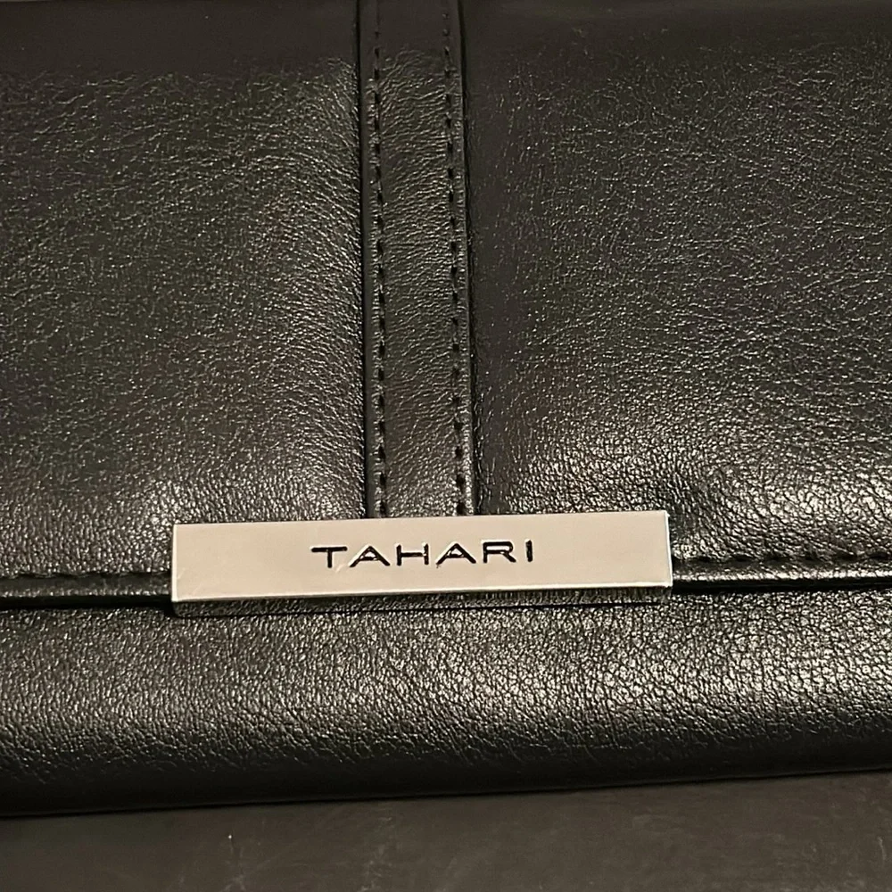 TAHARI WOMEN WALLET BLACK NEW